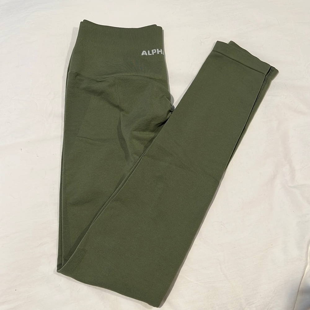 Alphalete Amplify size Small legging in like new condition